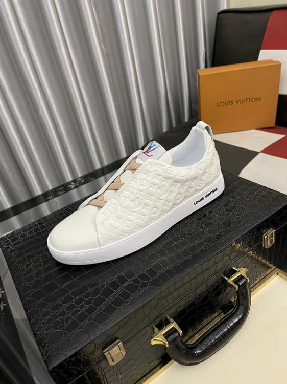 Picture of Louis Vuitton Shoes _SKULVsz38-44hnh042315582